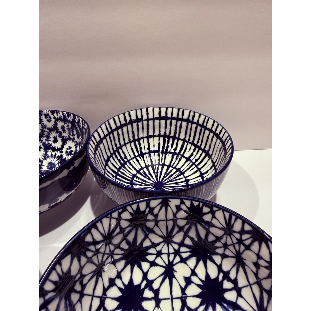 Signature International Shibori 6" Blue And White Rice Bowls Set Of 4 - Picture 4 of 9